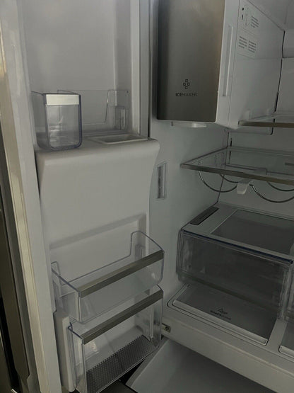 Electrolux 609lt Silver French door fridge with water dispenser and ice - Seconds